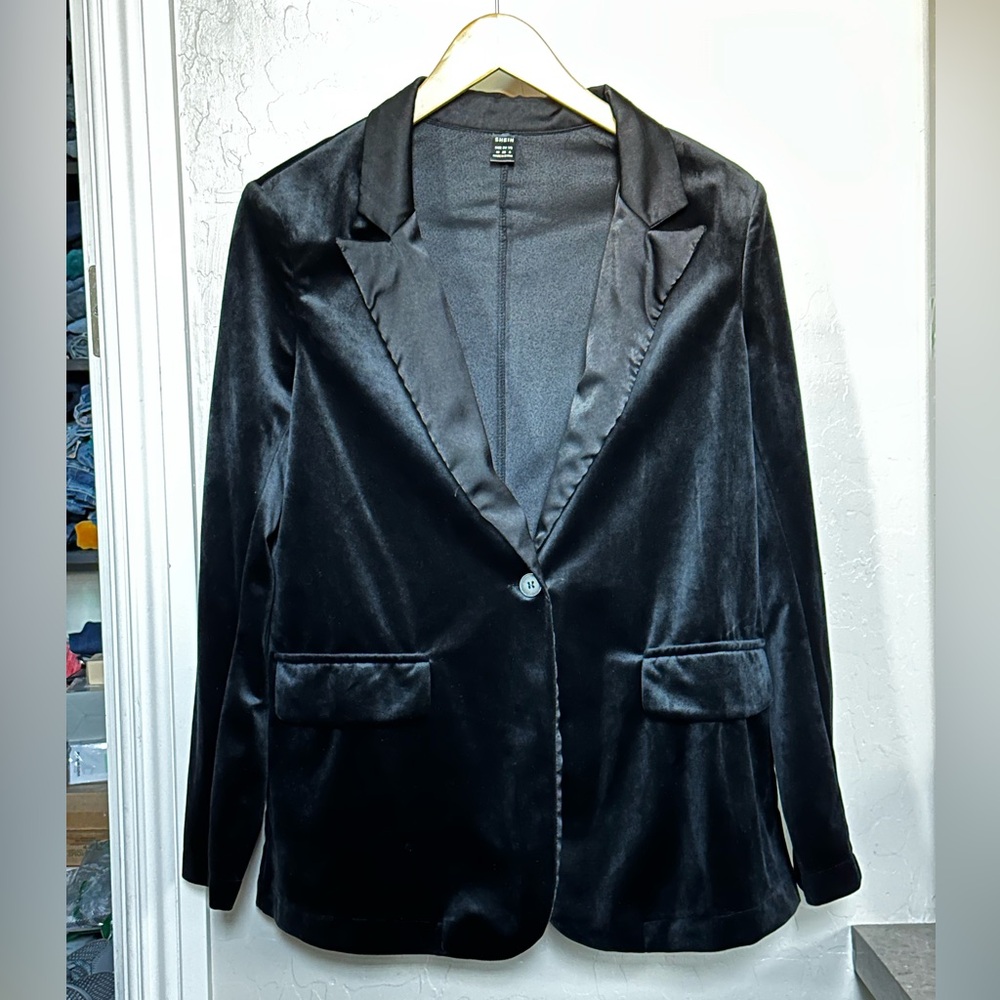 SHEIN Elegant Black Apparel